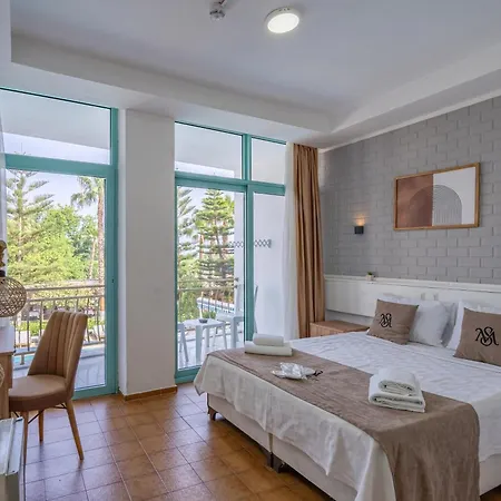 Hotel Moda Camyuva