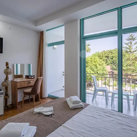 ホテル Moda Camyuva アンタルヤ